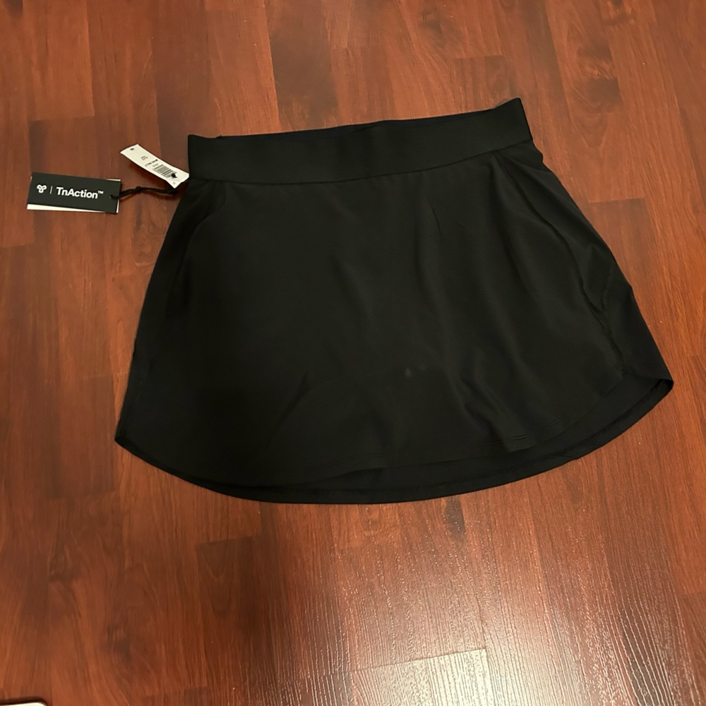 Aritzia TNA Action Skort